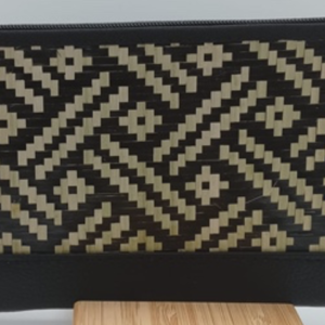 The Zig Zag wallet by Dusun Sook