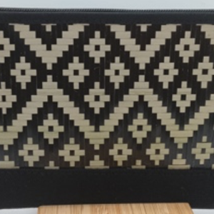 Flowers in square wallet by the Dusun Sook