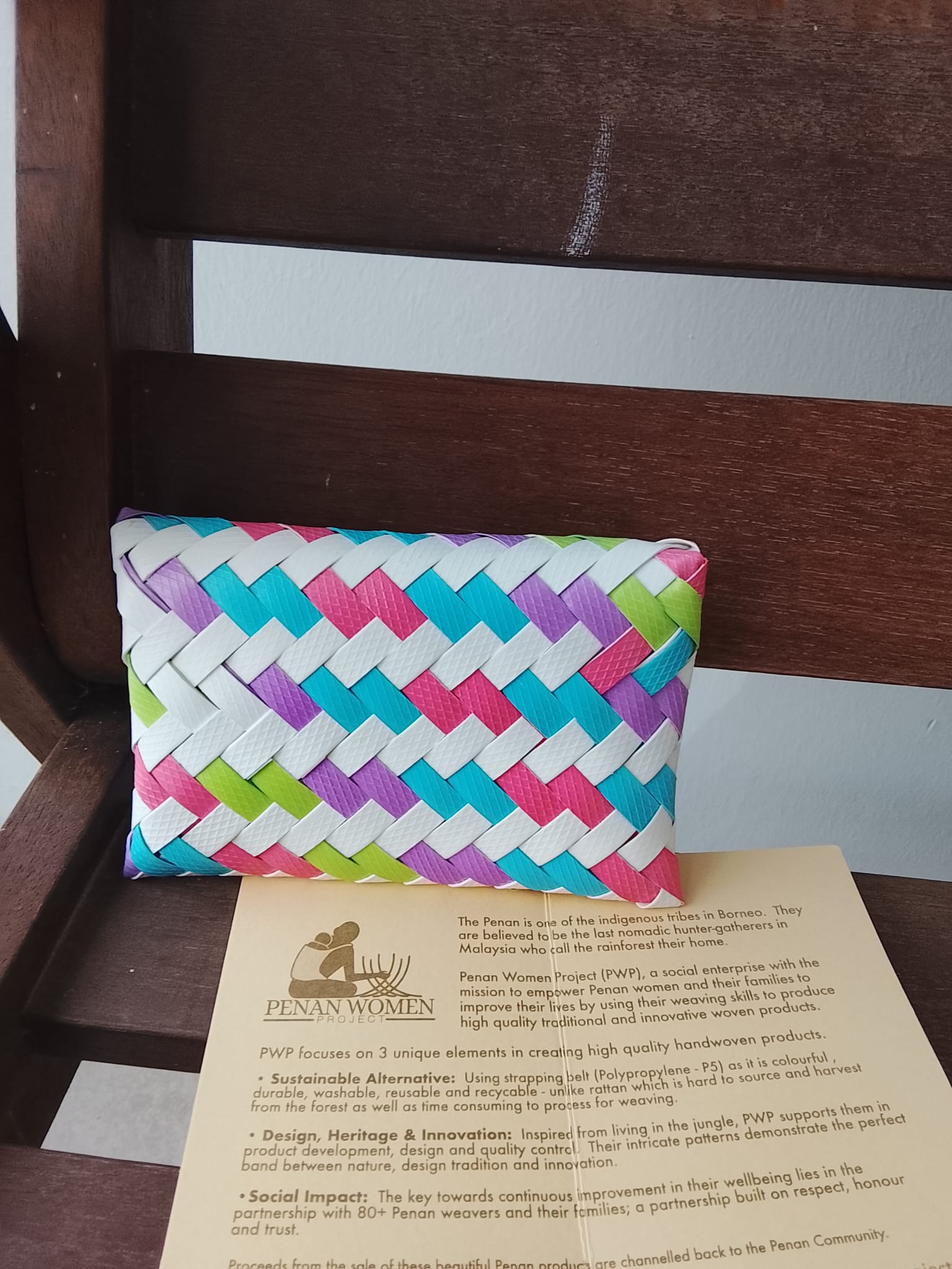 Bubble Gum Wallet by the Penan Women Project - Image 2