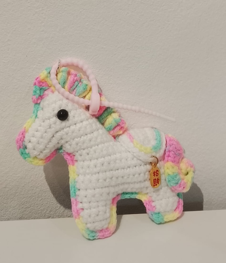 Light colour pony (9.5~cm height)