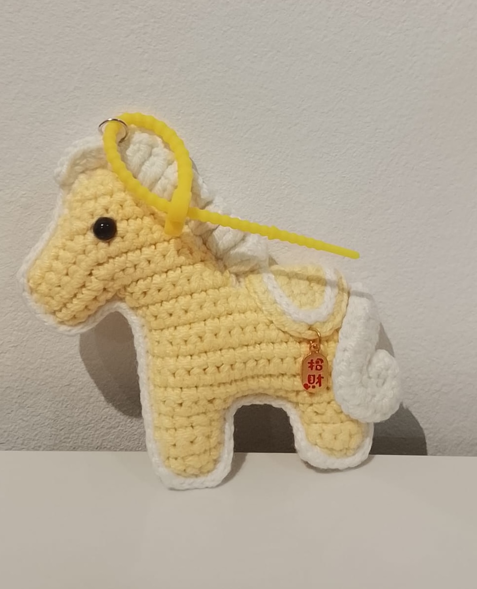 Yellow and white pony (9/8~cm height)