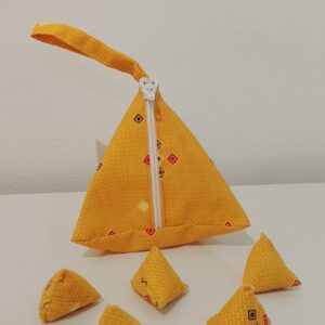 Yellow batu seremban! (Malaysian's Tabas - Spanish/Jacks - English)