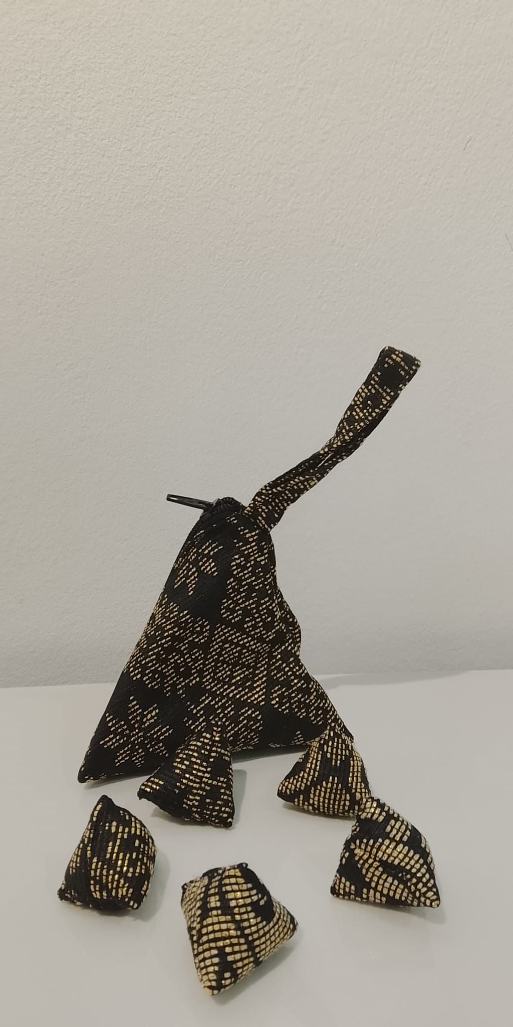 Black and Gold-Coloured Songket Batu seremban! (Malaysian's Tabas - Spanish/Jacks - English)