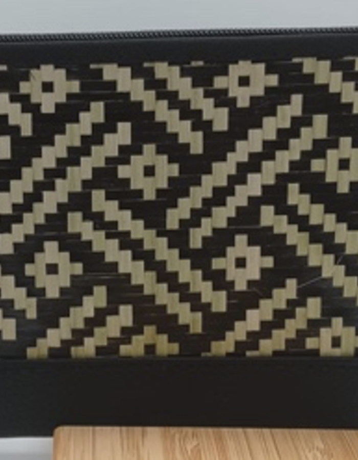 The Zig Zag wallet by Dusun Sook