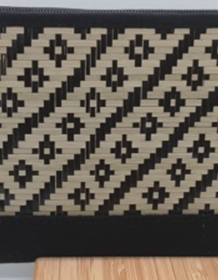 Diagonal flowers wallet by Dusun Sook