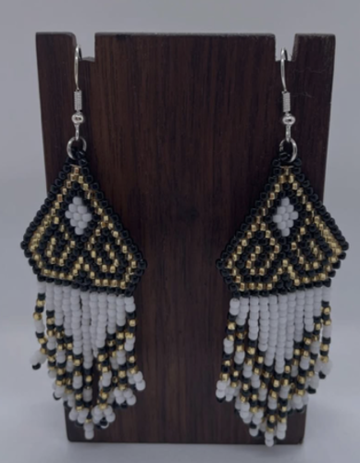 Black and Gold motif with a touch of white elegance