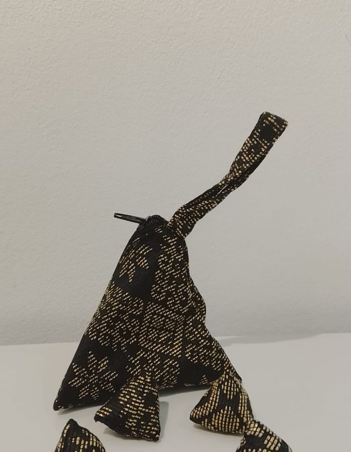 Black and Gold-Coloured Songket Batu seremban! (Malaysian’s Tabas – Spanish/Jacks – English)