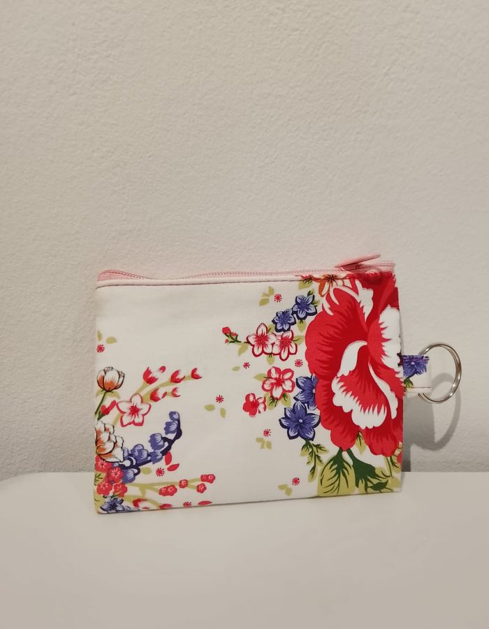 A modern small coin purse from Taiwan (white)